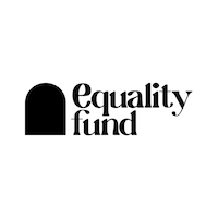 Czarno-białe logo – napis Equality Fund i czarny łuk